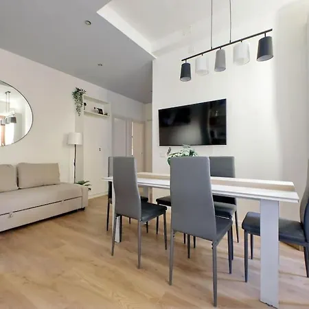 Leto Apartment *